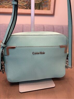 Calvin Klein Mint Green Crossbody Bag EUC
